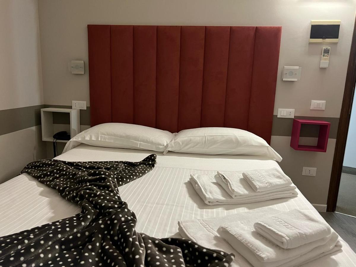 Albergo Al Cacciatore Tortellinando Valeggio sul Mincio Bagian luar foto