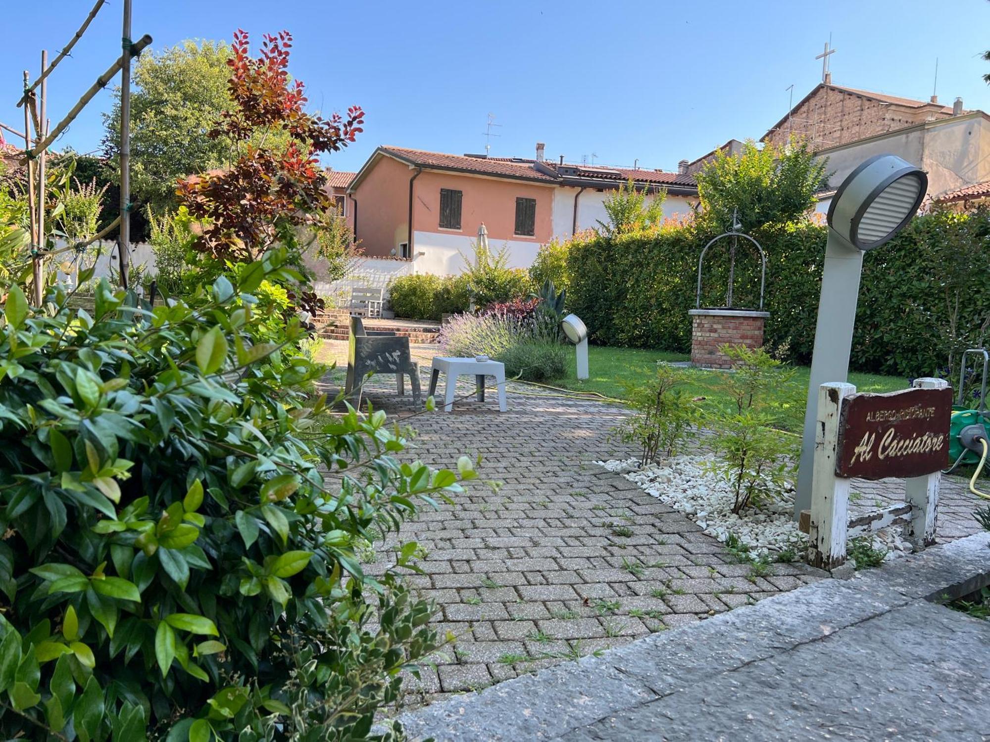Albergo Al Cacciatore Tortellinando Valeggio sul Mincio Bagian luar foto