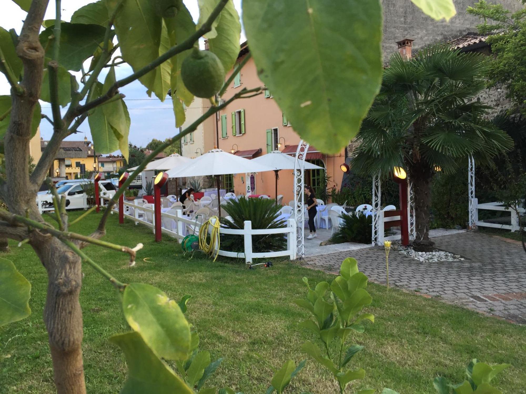 Albergo Al Cacciatore Tortellinando Valeggio sul Mincio Bagian luar foto