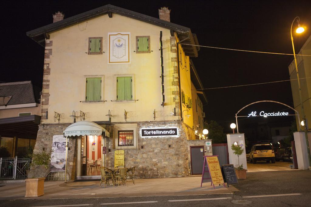 Albergo Al Cacciatore Tortellinando Valeggio sul Mincio Bagian luar foto