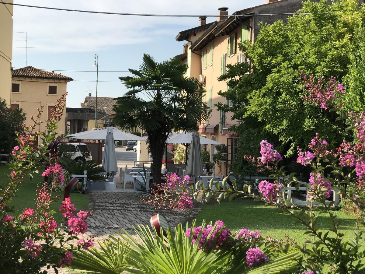 Albergo Al Cacciatore Tortellinando Valeggio sul Mincio Bagian luar foto